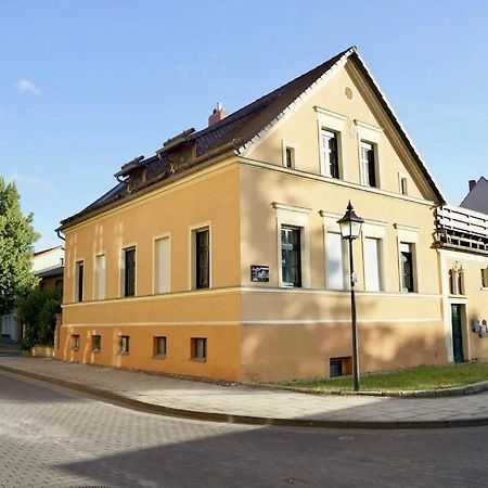 "Ferienwohnung Am Schloss" - Ferienwohnung Mit Blick Auf Das Barbyer Schloss, 5 Gehminuten Bis Zur Elbe Esterno foto